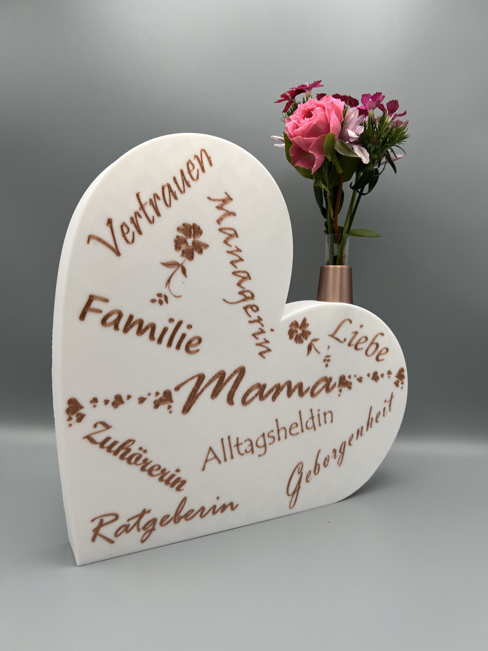 Herzaufsteller groß weiß mit Blumen